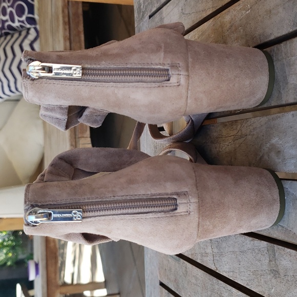 JESSICA SIMPSON Suede Wedges - Picture 3 of 8